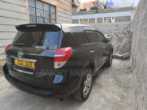 Toyota Vanguard 2013 Black