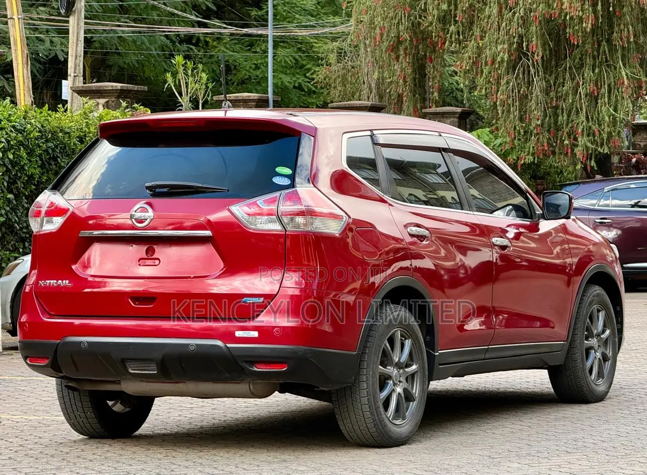 Nissan X-Trail 2.0 Petrol AWD 2015 Red