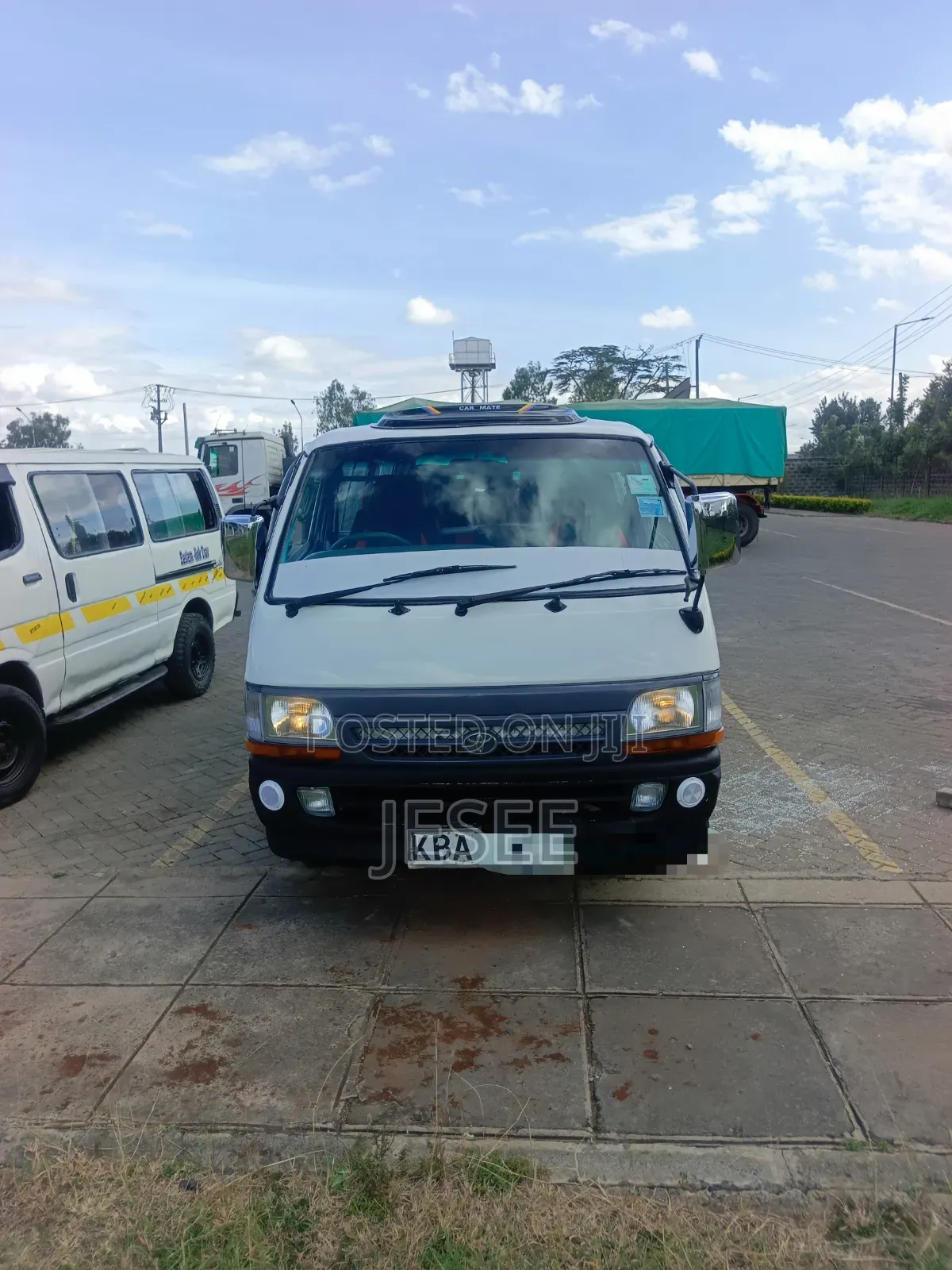 Toyota HiAce 2000 White