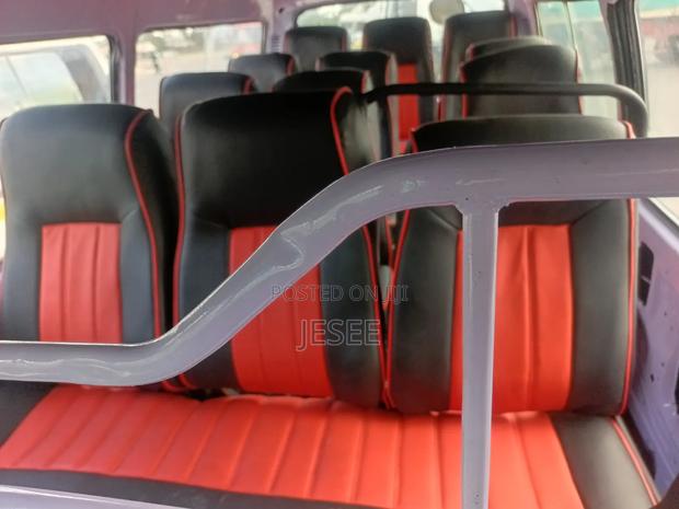 Toyota HiAce 2000 White - thumbnail 7
