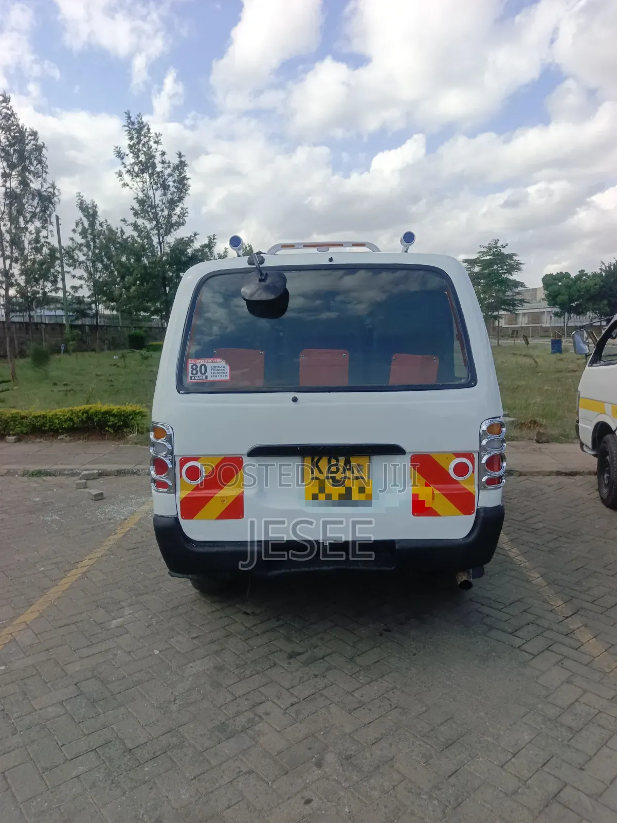 Toyota HiAce 2000 White