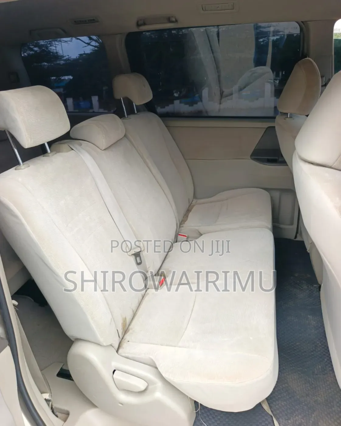 Toyota Noah 2011 Gold 