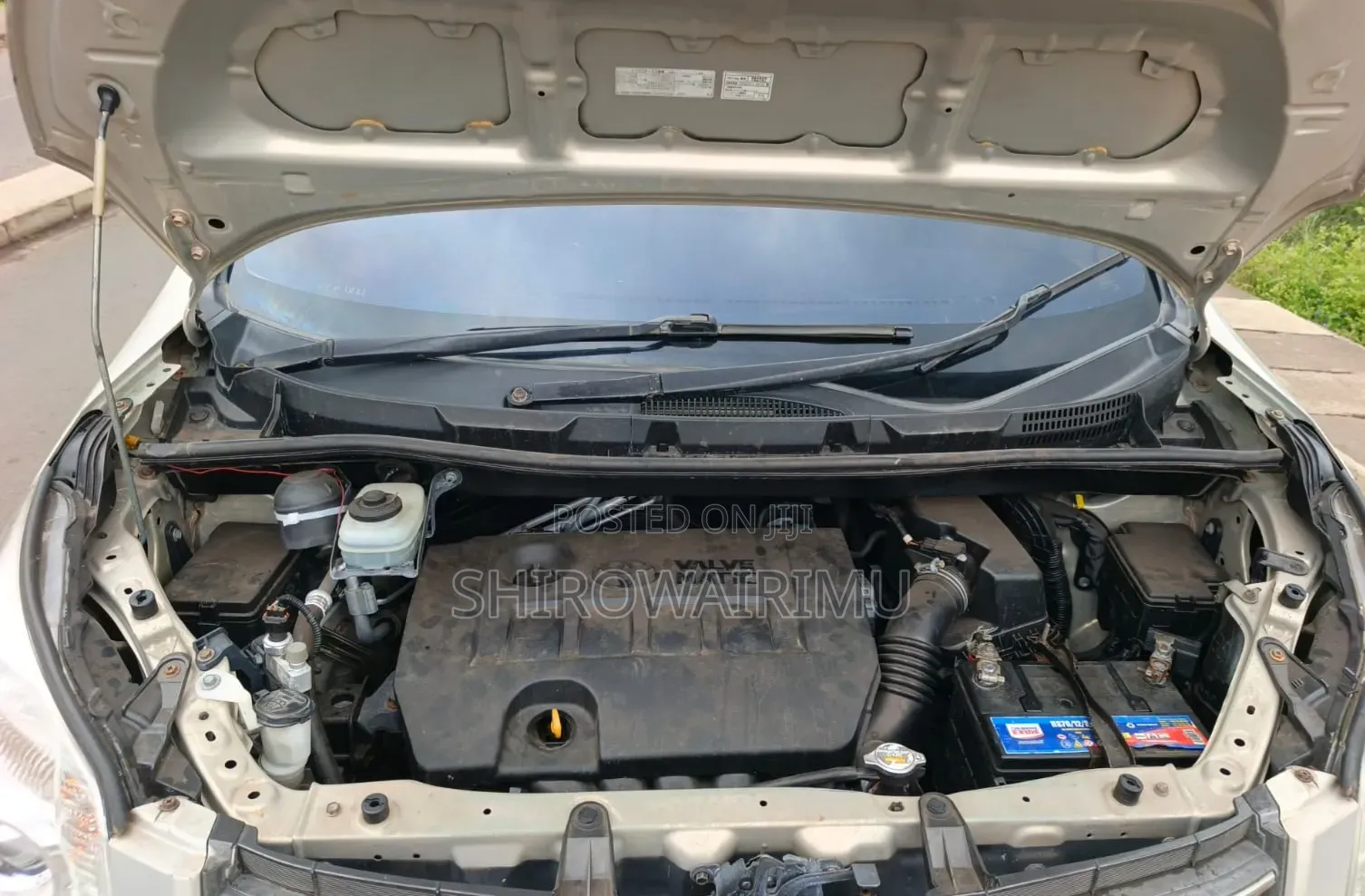 Toyota Noah 2011 Gold 