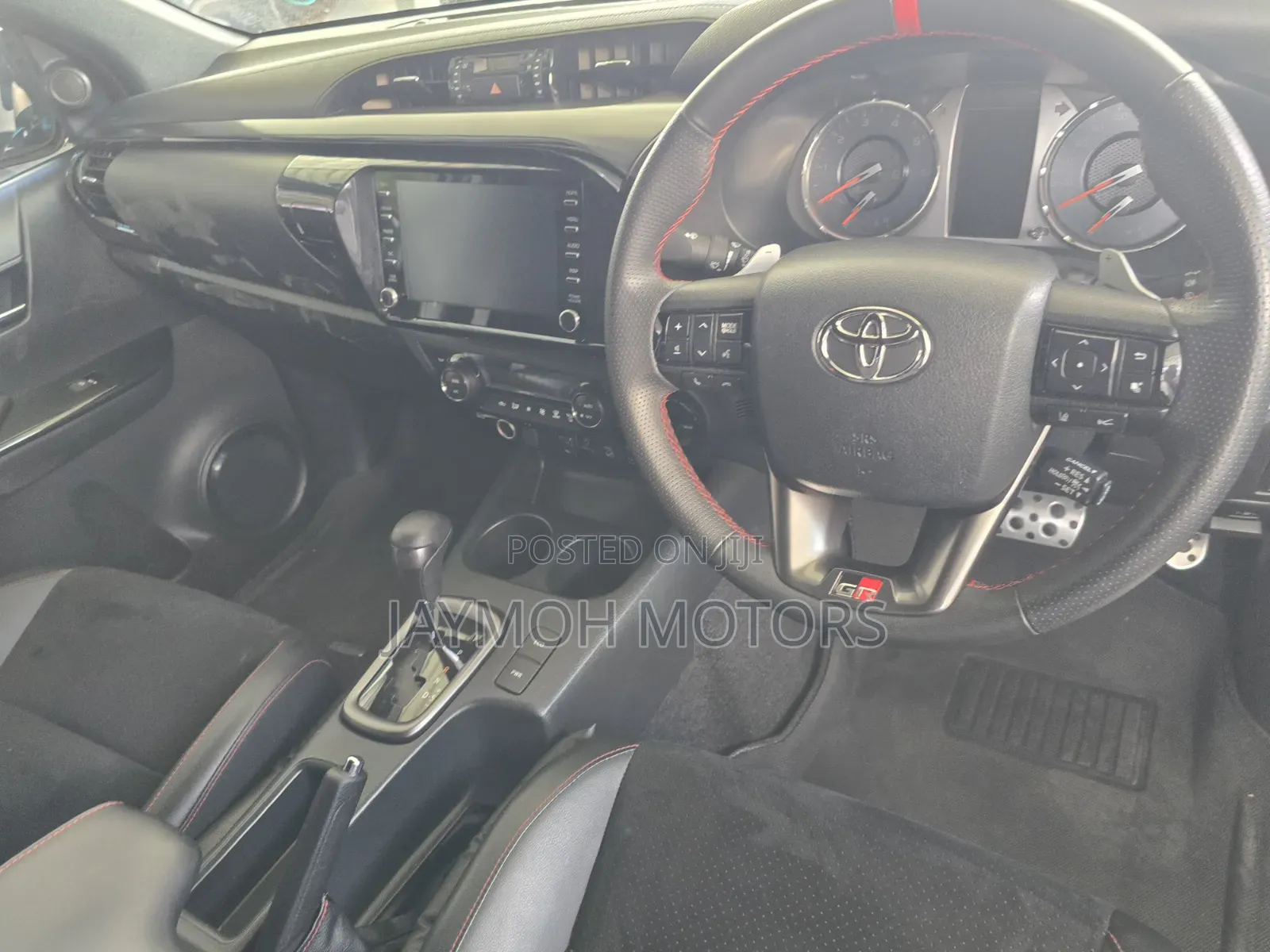 Toyota Hilux 2022 Gray