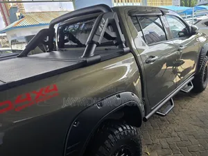 Toyota Hilux 2021 Green