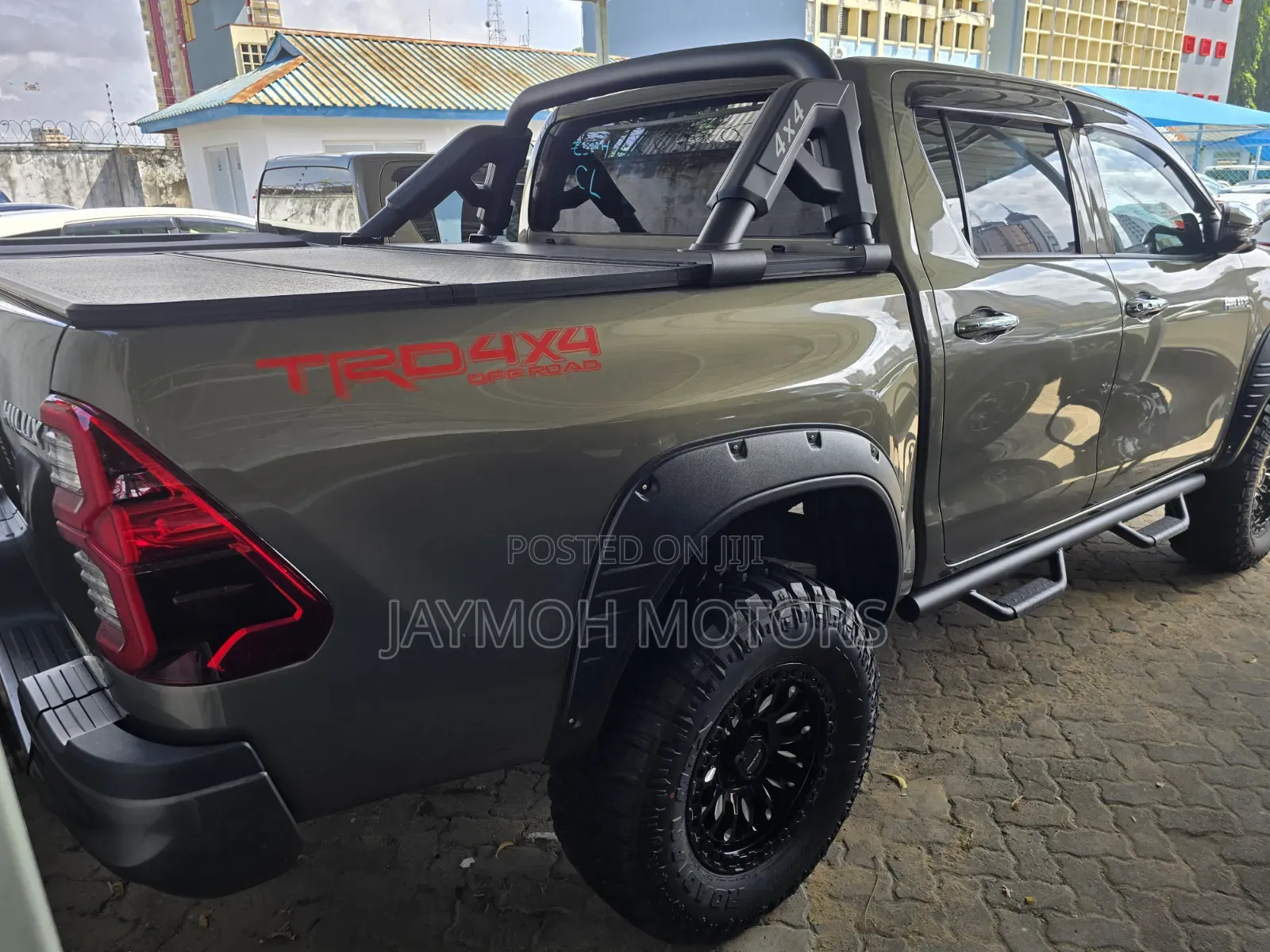 Toyota Hilux 2021 Green