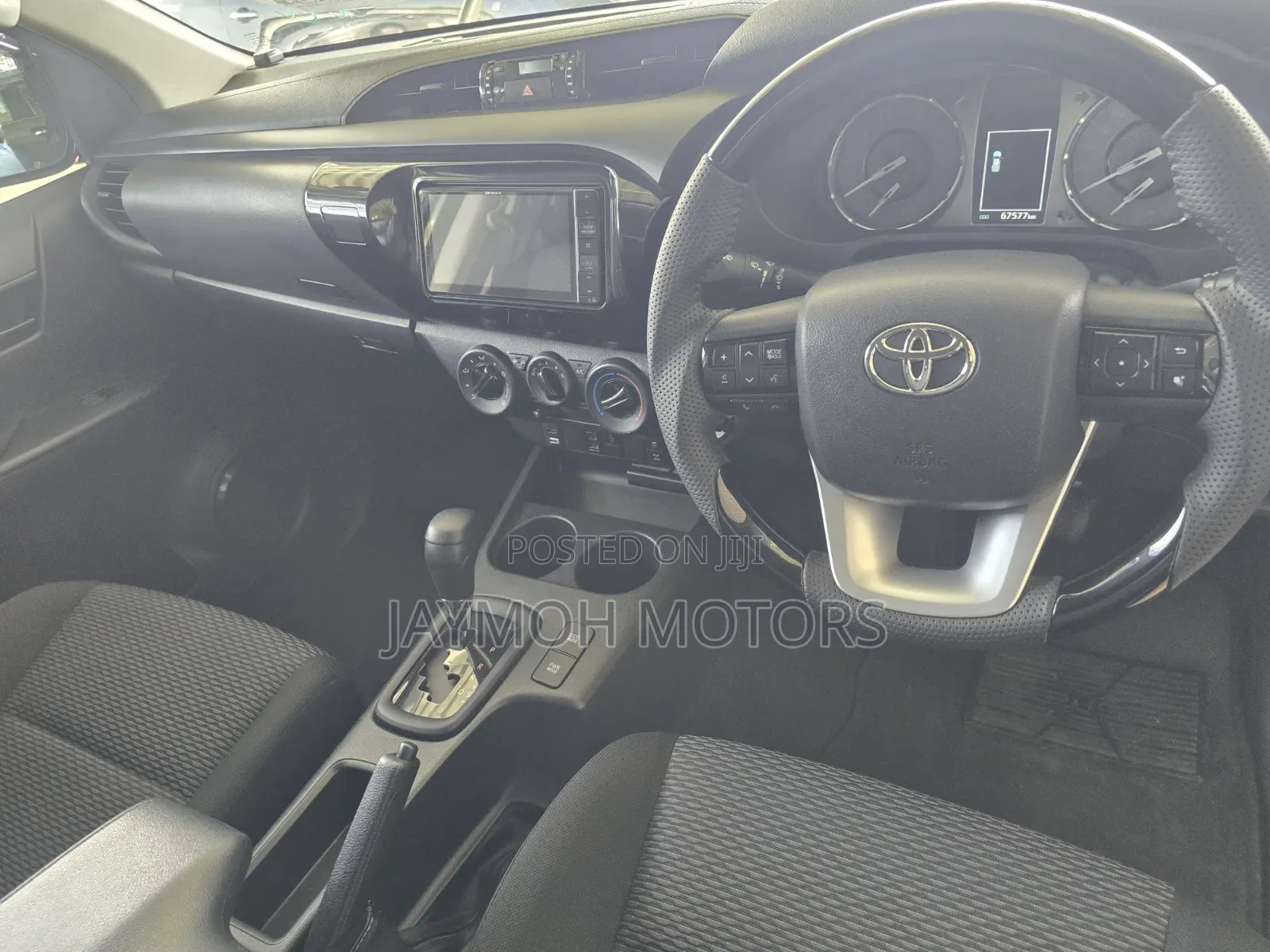 Toyota Hilux 2021 Green