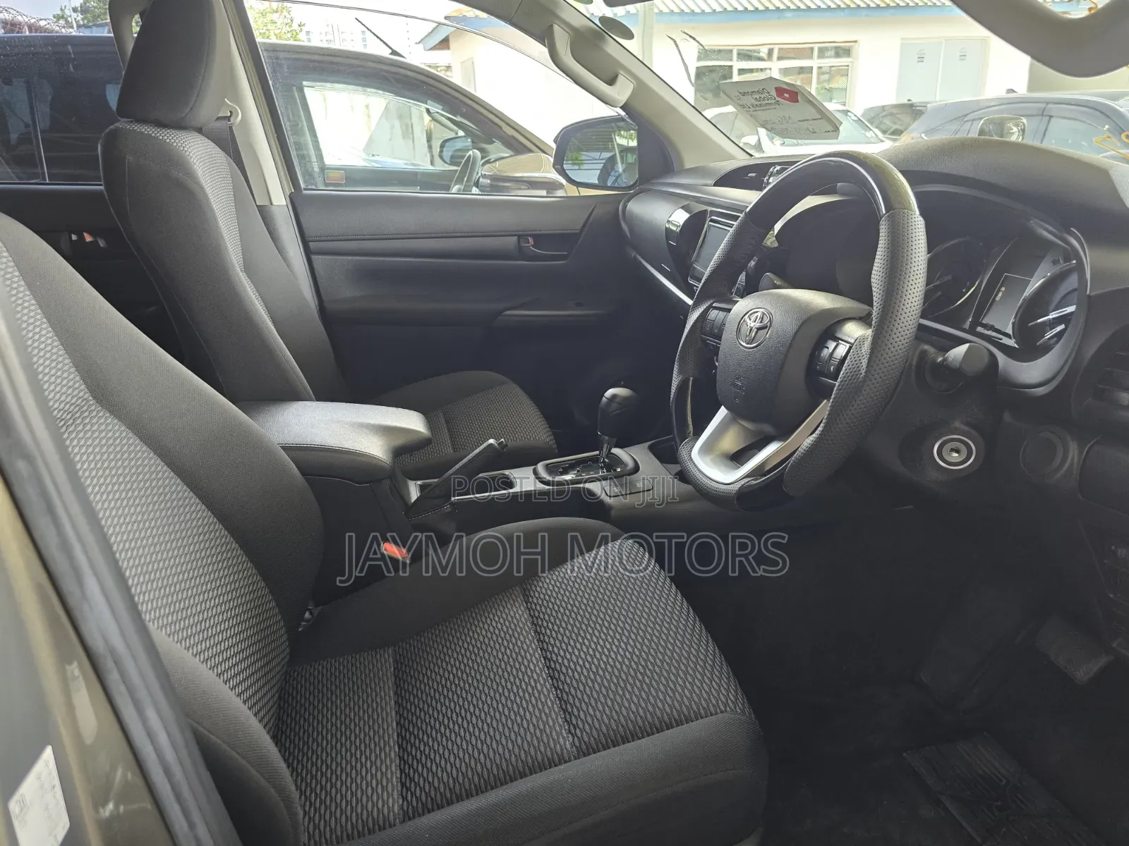 Toyota Hilux 2021 Green