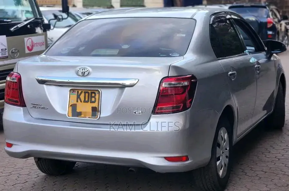 Toyota Axio 1.5 G 2WD 2015 Silver