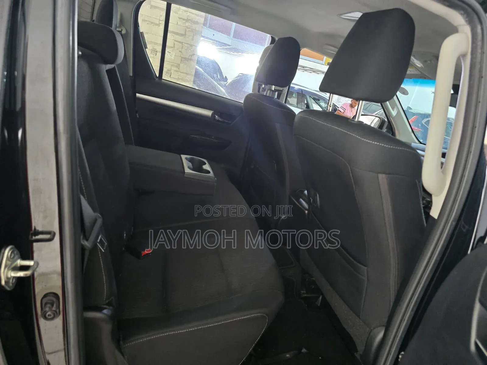 Toyota Hilux 2023 Gold