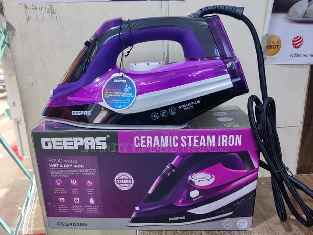 Geepas Heavy Duty Ceramic Steam Iron - main view