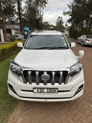 Toyota Land Cruiser 2016 White