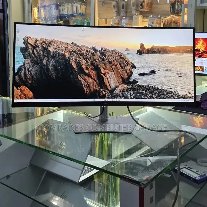 Dell 34 Inches Curved 3440 by 1440