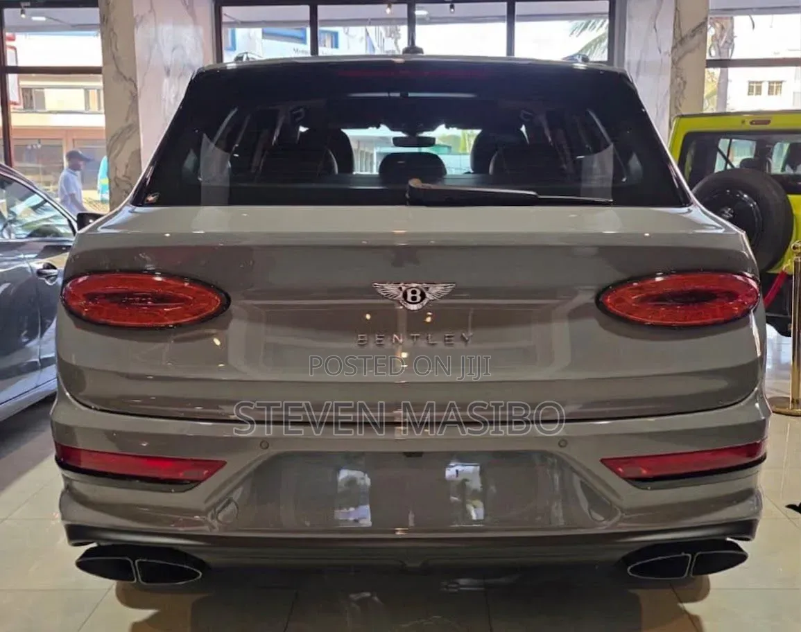 Bentley Bentayga 2024 Gray