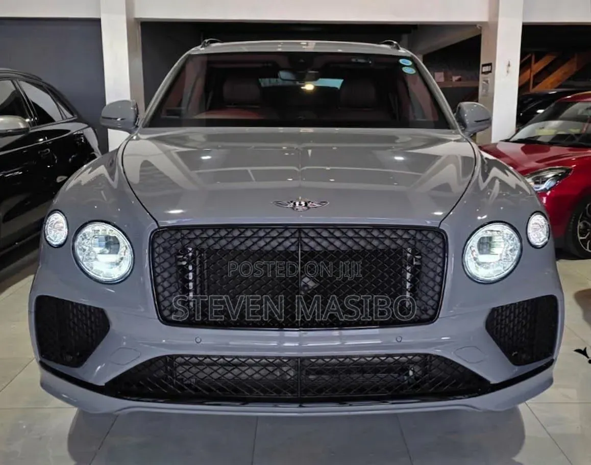 Bentley Bentayga 2024 Gray