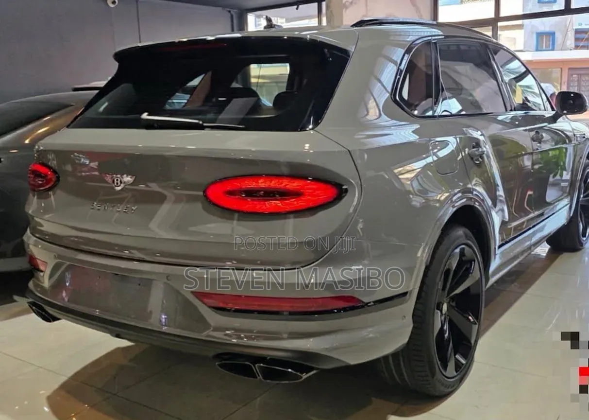 Bentley Bentayga 2024 Gray