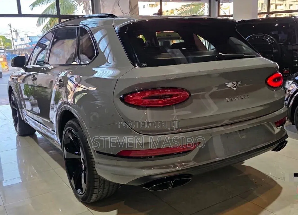 Bentley Bentayga 2024 Gray