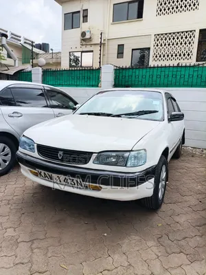 Toyota Corolla Sedan 1999 White