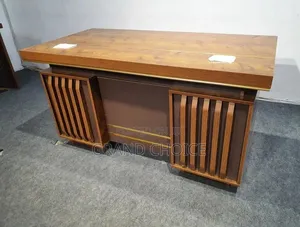 1.4 Executive Office Desk With Drawer
