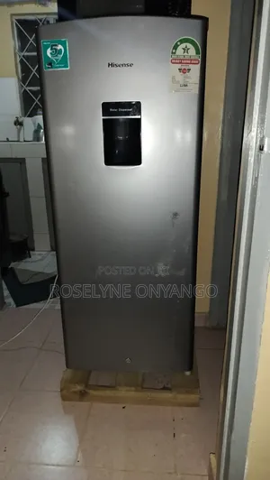 176 Litres Fridge With Inbuilt Water Dispenser
