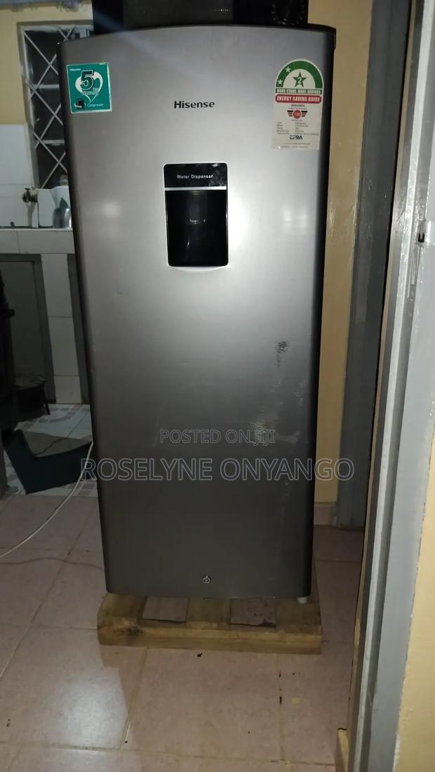176 Litres Fridge With Inbuilt Water Dispenser