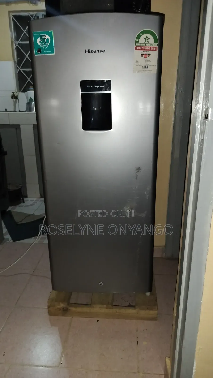 176 Litres Fridge With Inbuilt Water Dispenser