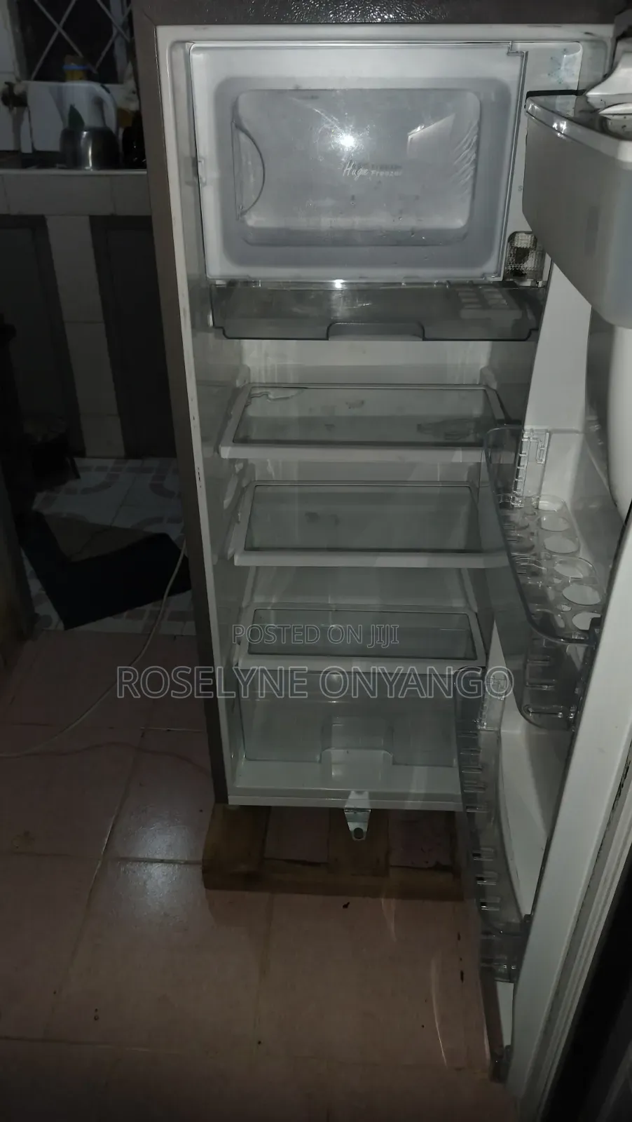 176 Litres Fridge With Inbuilt Water Dispenser