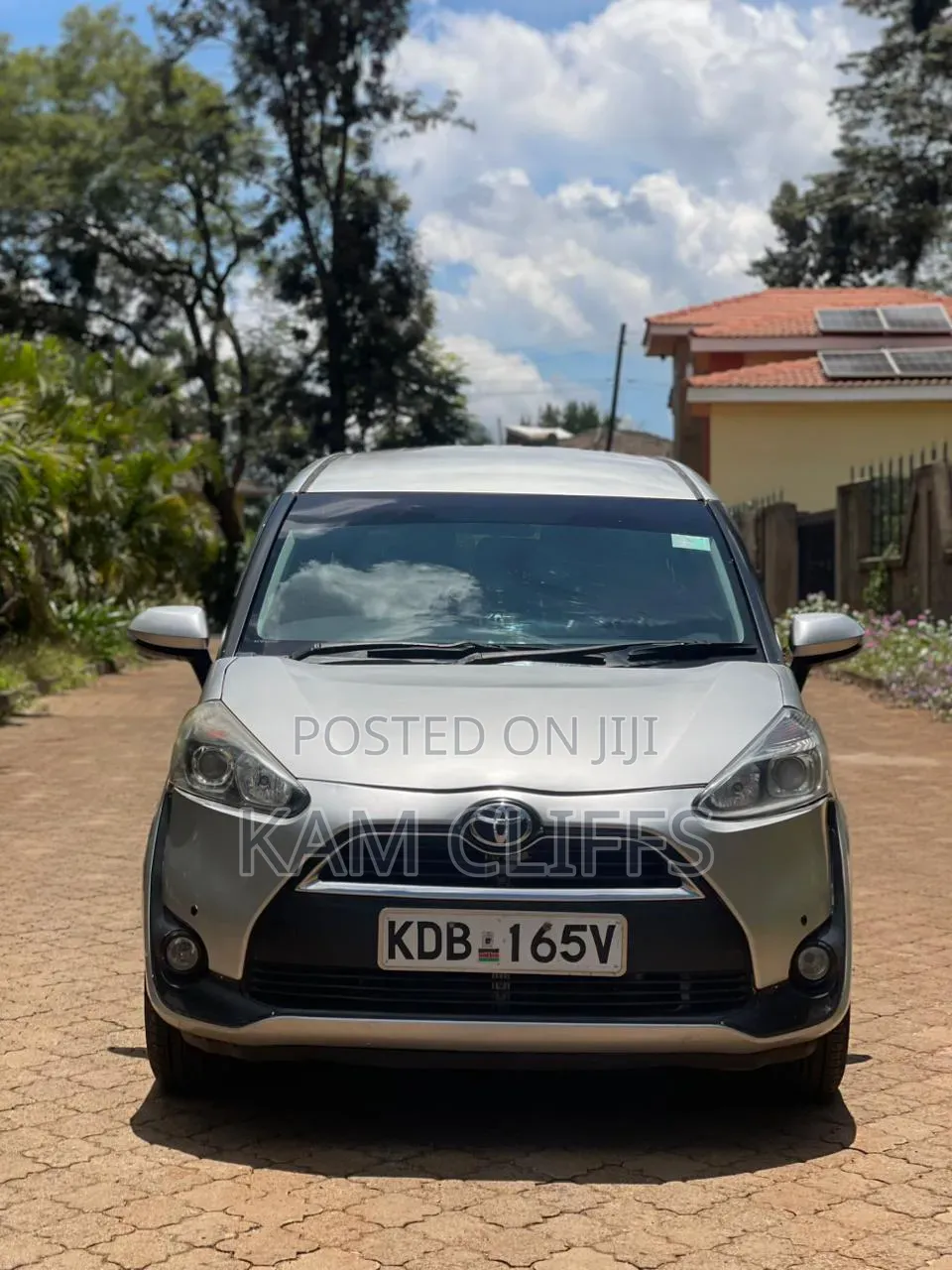 Toyota Sienta 2014 Silver