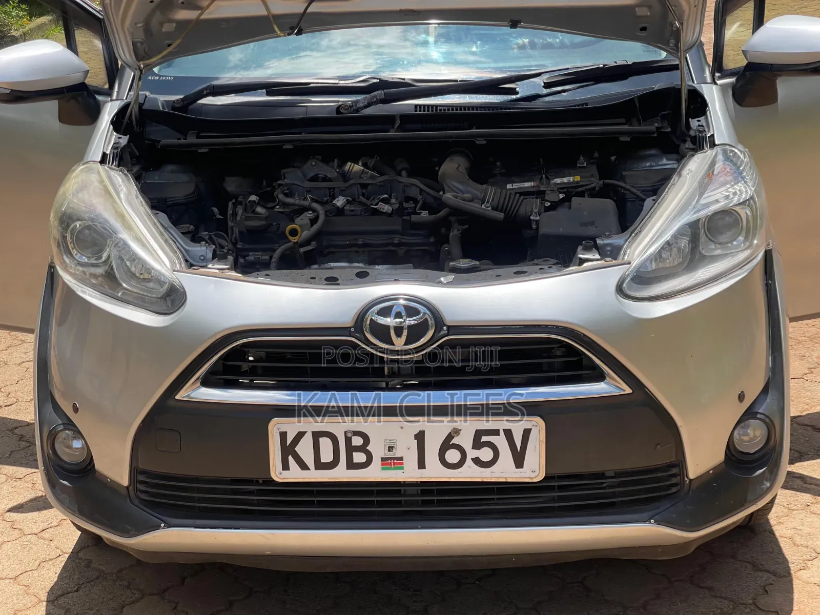 Toyota Sienta 2014 Silver