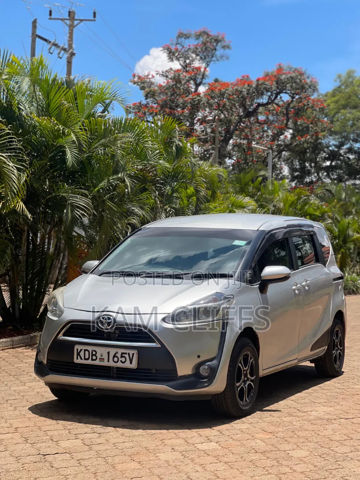 Toyota Sienta 2014 Silver