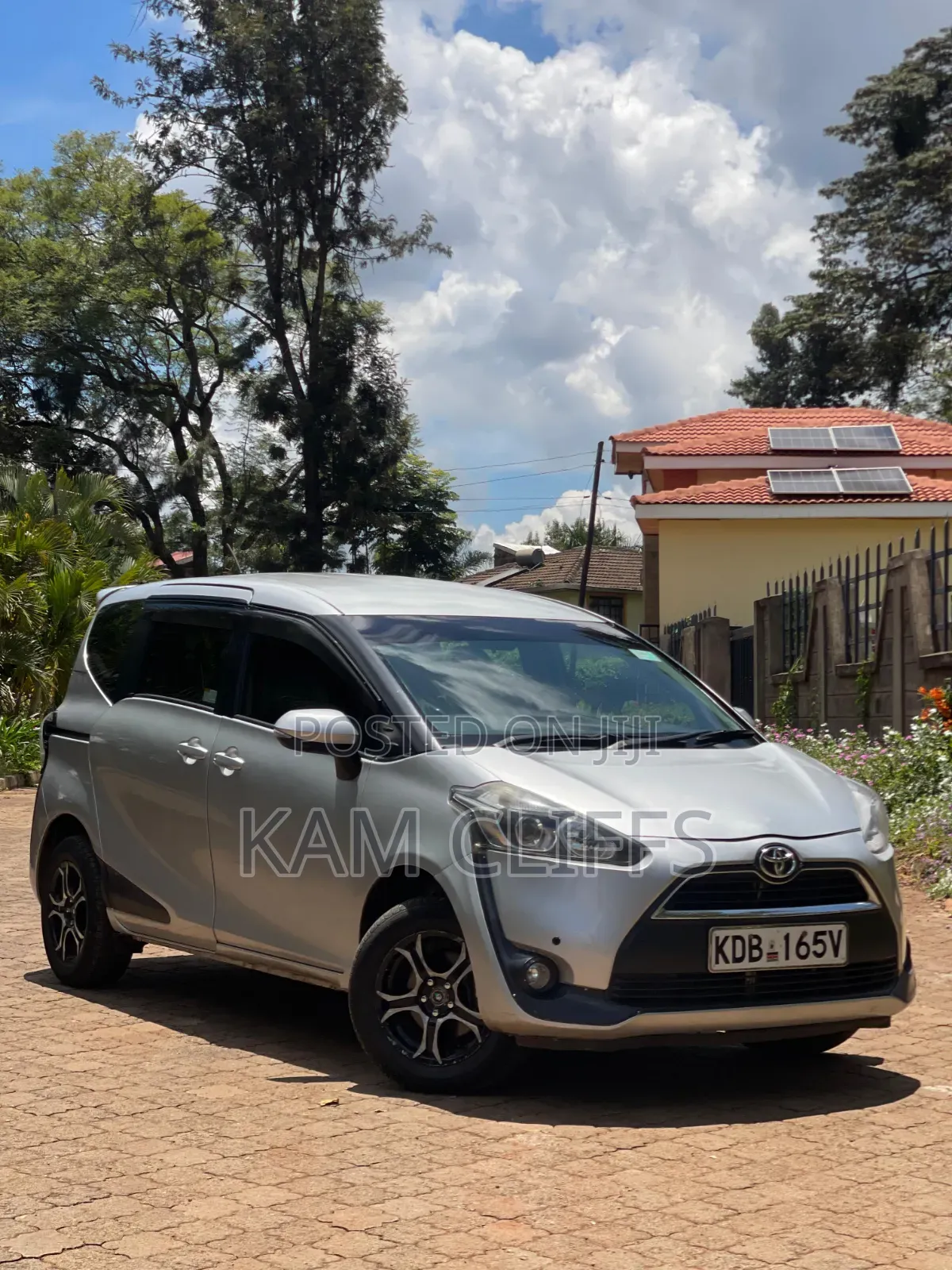 Toyota Sienta 2014 Silver
