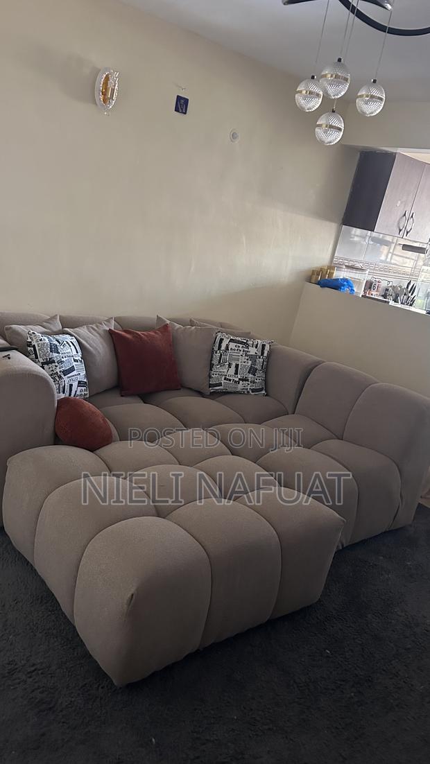 Bubble Spring Couch - thumbnail 3