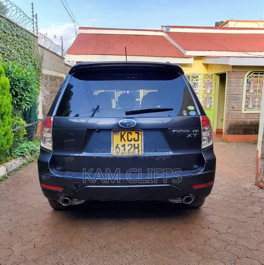 Subaru Forester 2010 Black