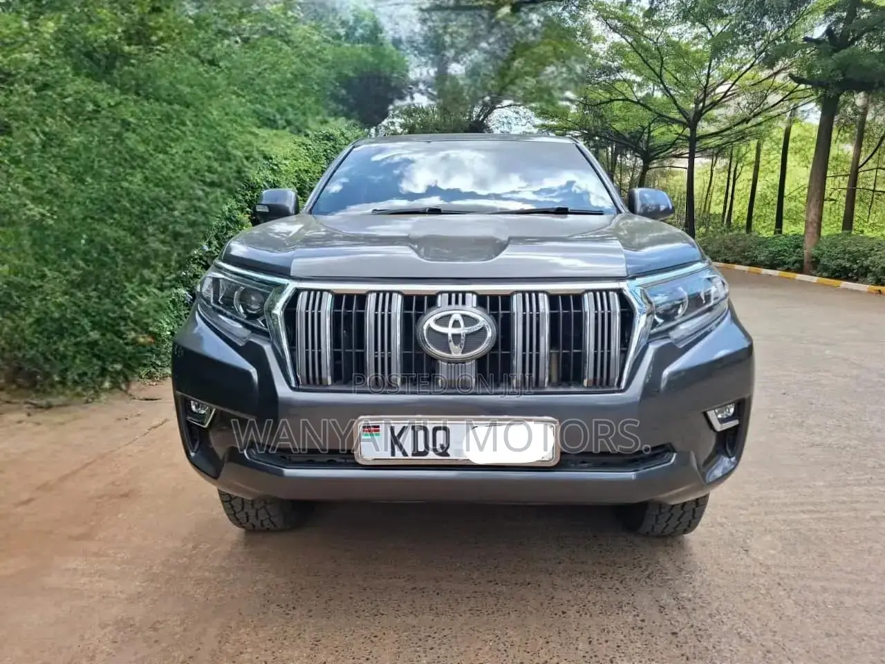 Toyota Land Cruiser Prado 2010 Gray