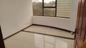 Commercial Space to Let
