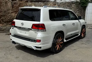 Toyota Land Cruiser 2020 White