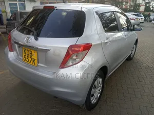 Toyota Vitz 2014 Silver