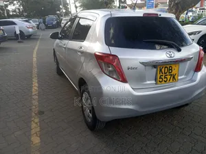 Toyota Vitz 2014 Silver