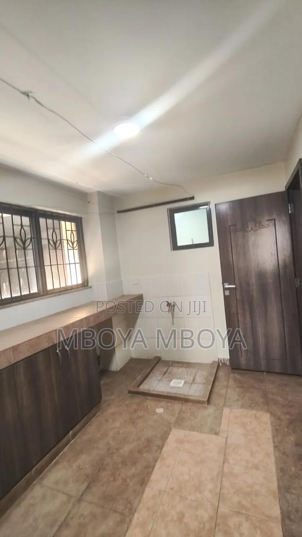 3bdrm Apartment in Parklands for sale - thumbnail 4