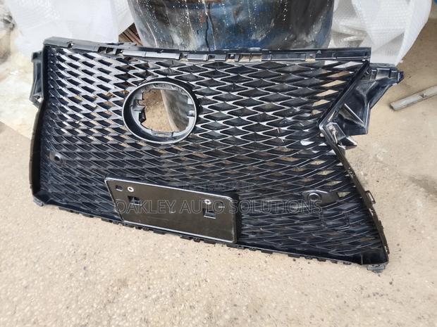 Lexus Grille 2017