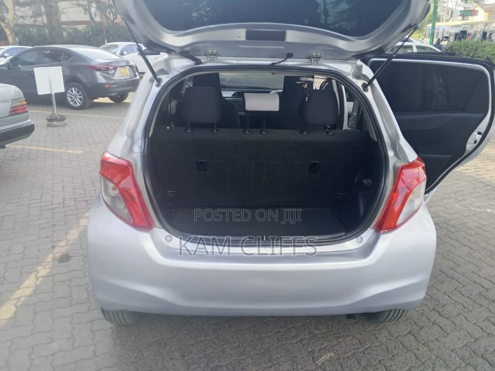 Toyota Vitz 2014 Silver