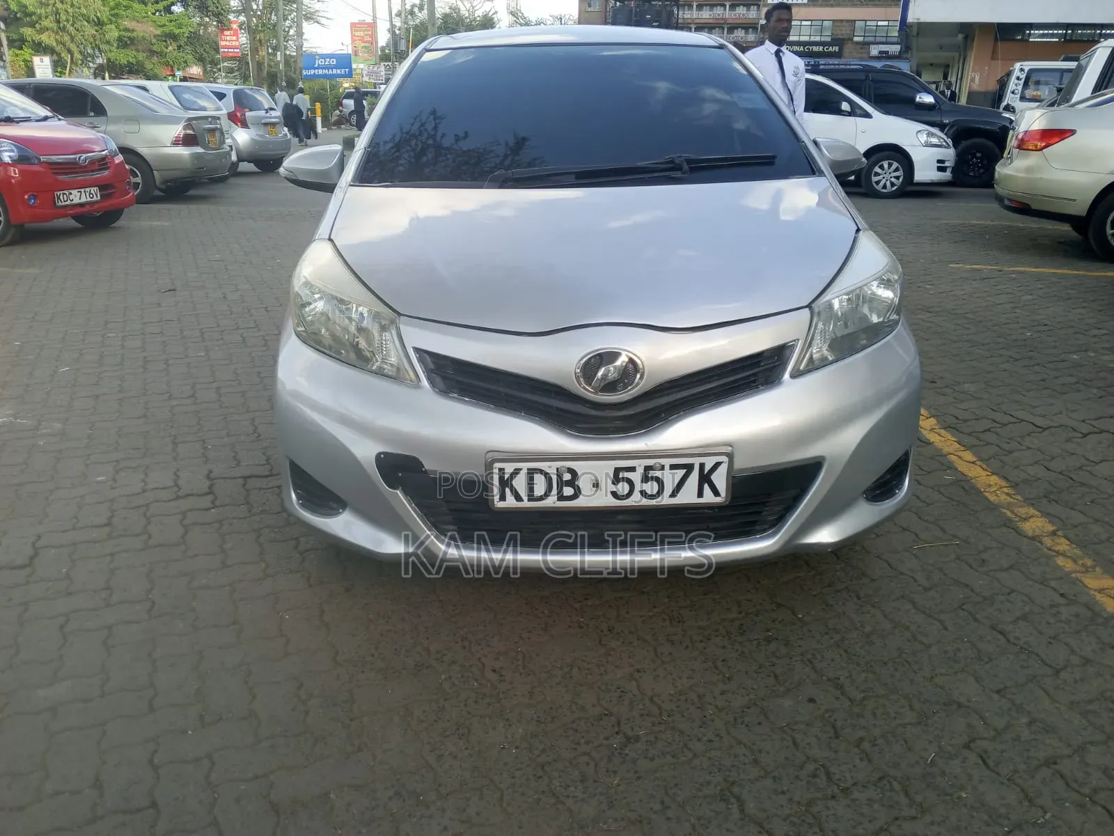 Toyota Vitz 2014 Silver