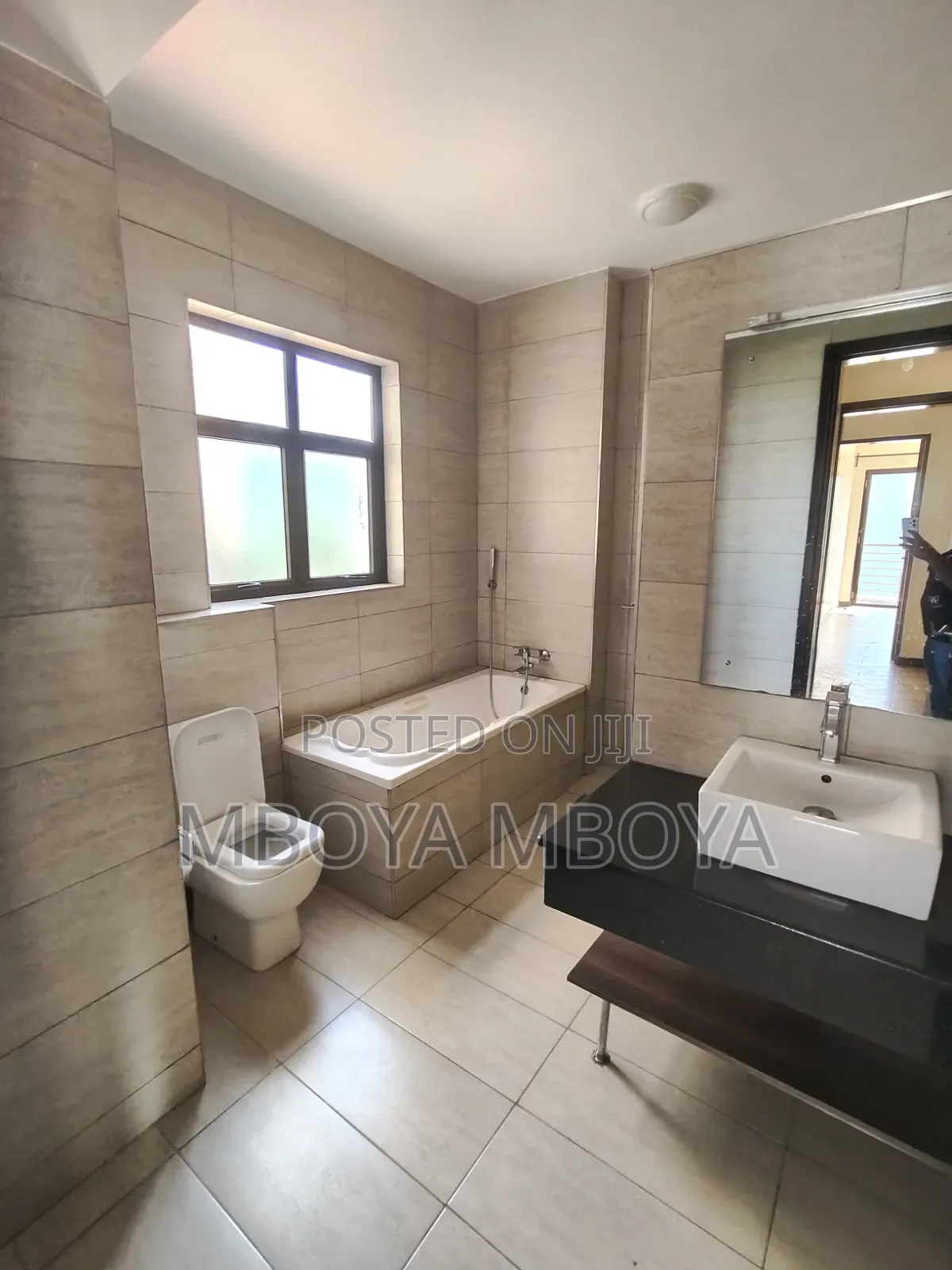 3bdrm Apartment in Parklands for sale
