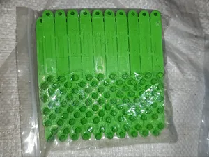 Green Plastic Numbered Livestock Ear Tags For Pigs