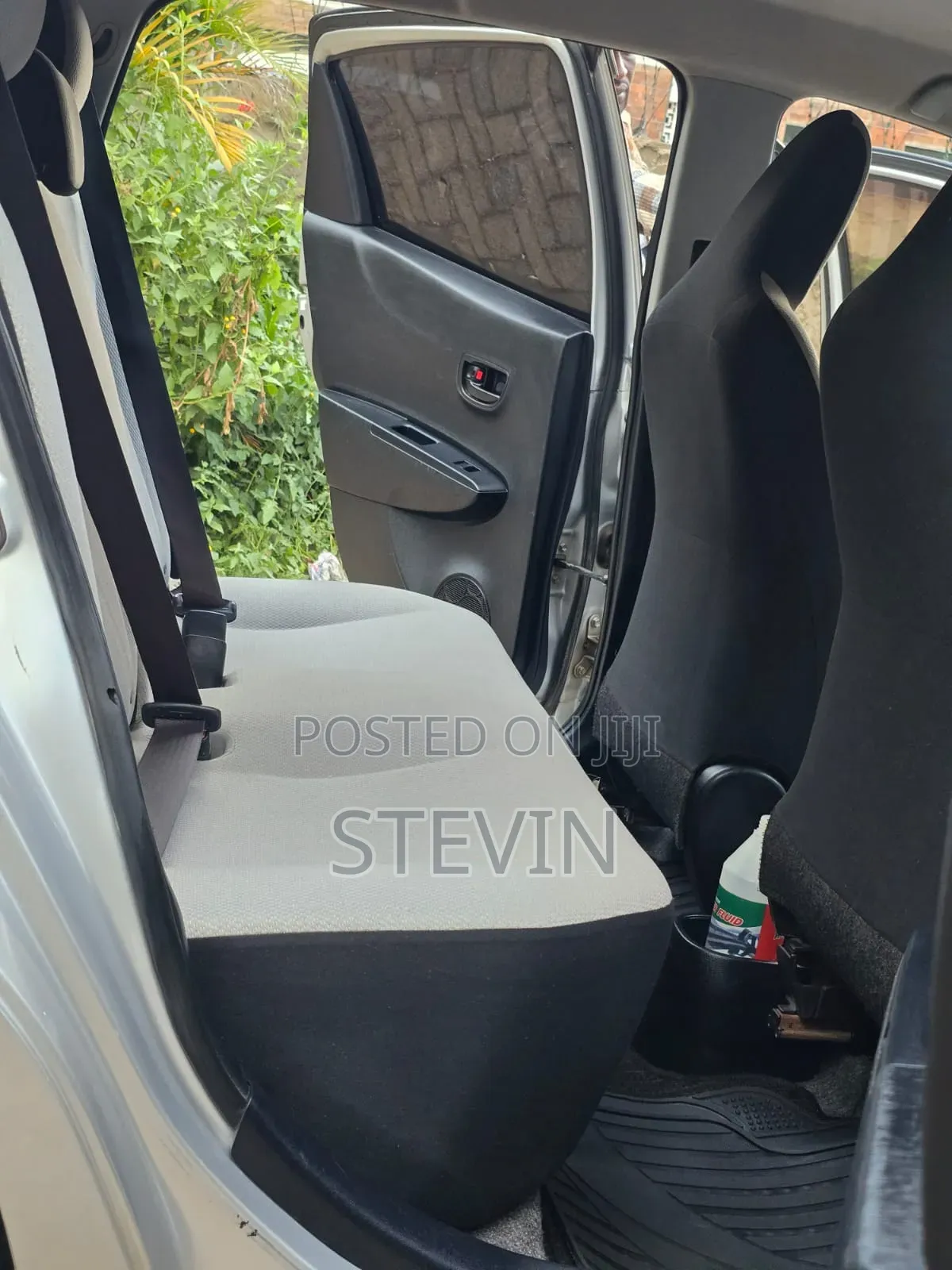 Toyota Vitz 2013 Silver