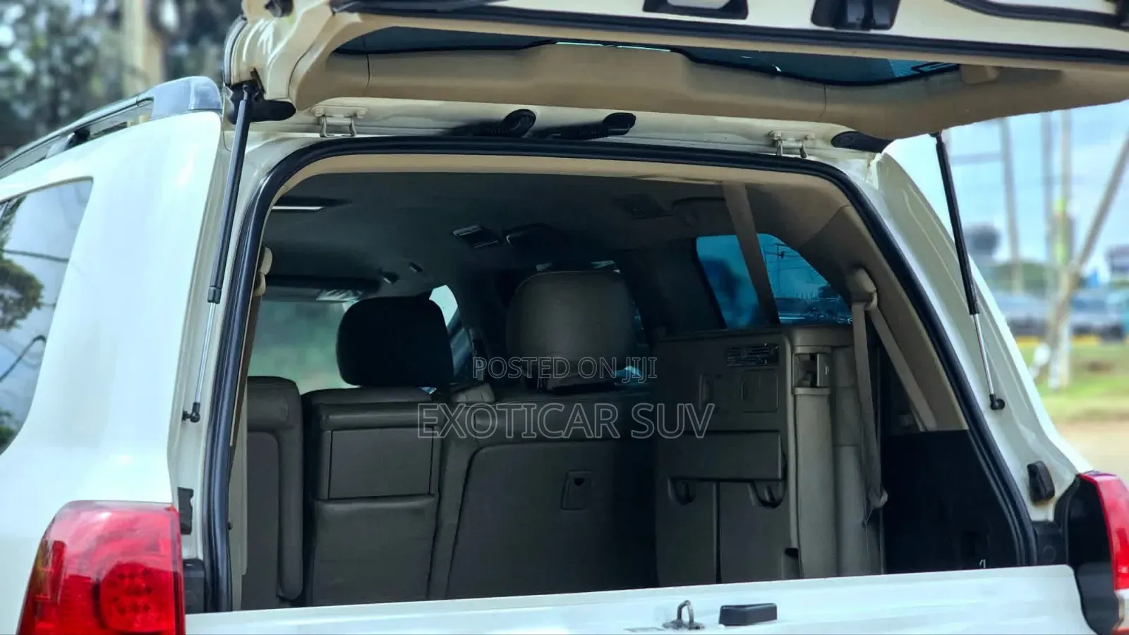 Toyota Land Cruiser 2008 White