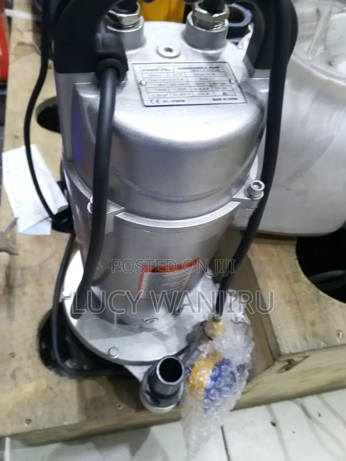 Submersible Pump With 1" Diameter Outlet