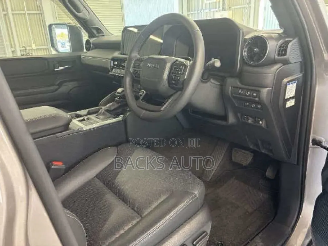Toyota Land Cruiser Prado 2024