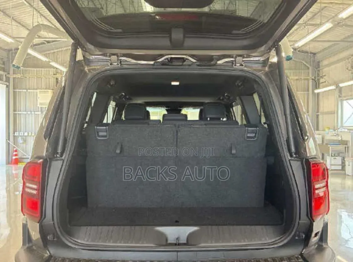 Toyota Land Cruiser Prado 2024