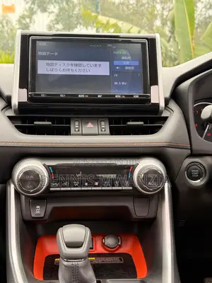 Toyota RAV4 Adventure 2019 Green